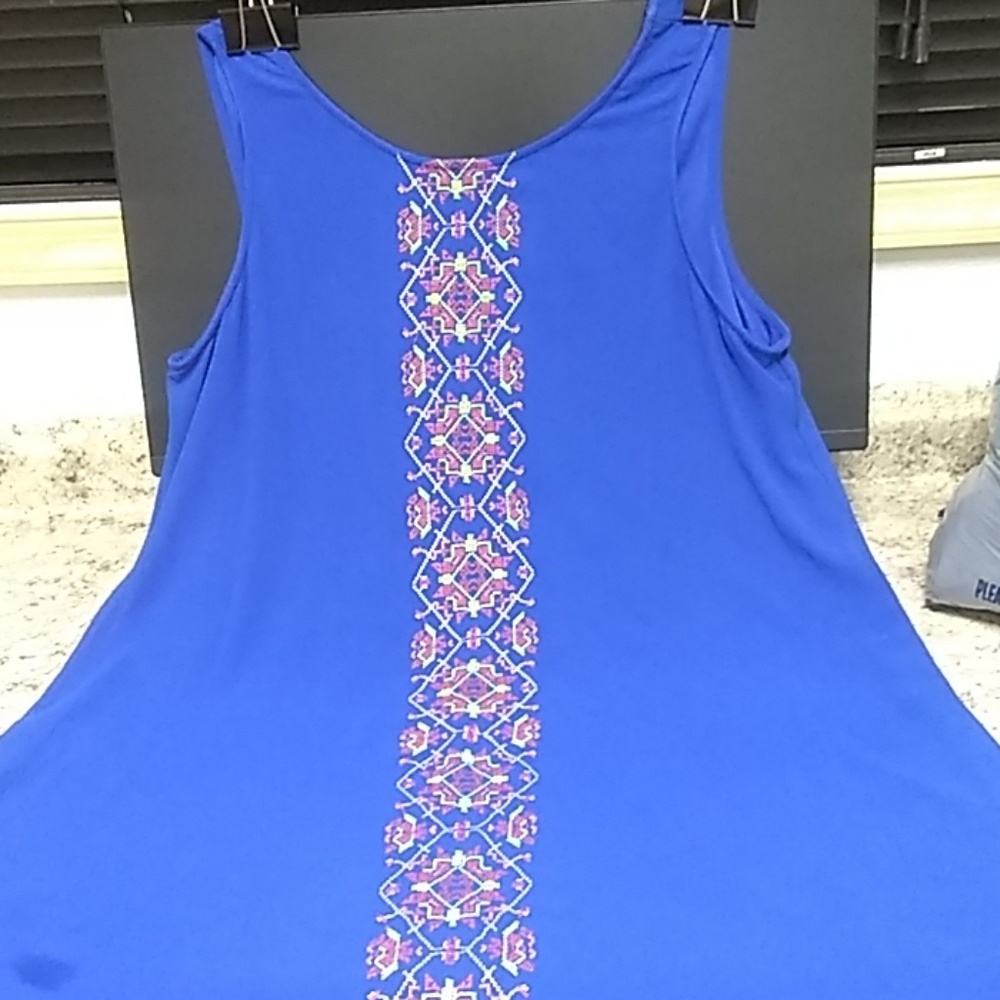 Cute embroidered shift dress